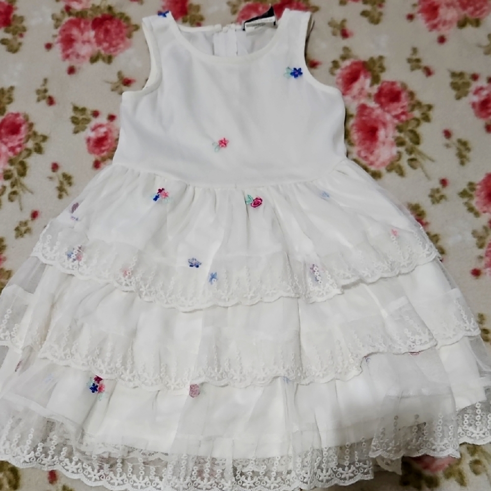 Beautiful White Floral Dress 👗